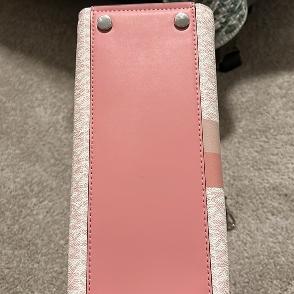 Michael kors medium handbag with strap - Picture 7 of 8